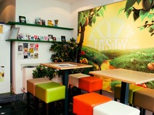 List_0305_lunchhotspots_tastyworld_1-resized_0